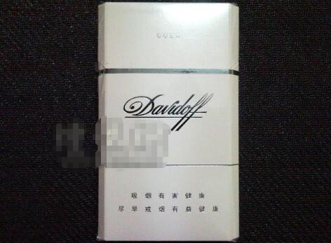小篆进口香烟，古韵新潮的品味之旅